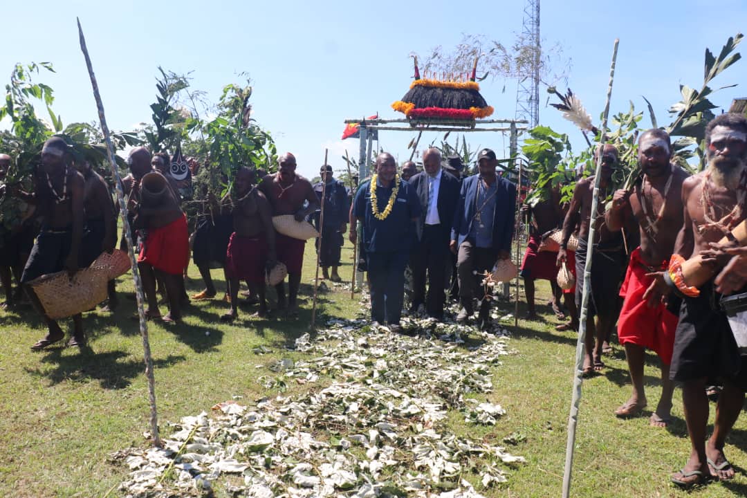 Prime Minister Marape’s Emotional Visit to East New Britain: Commemorating Tragedy, Offering Hope