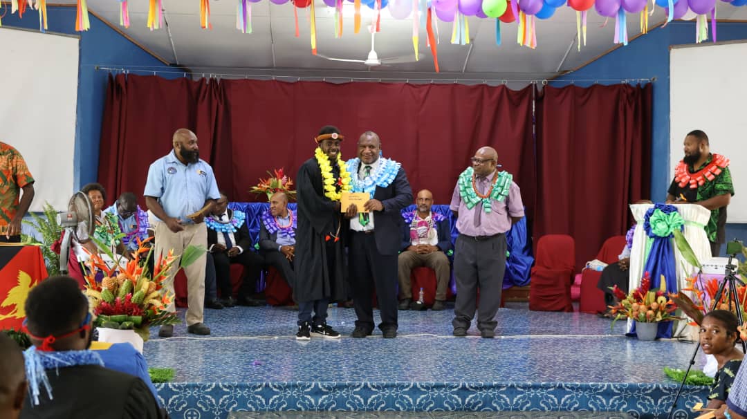 PM Marape Inspires Kambubu Graduates to Embrace Values and Nation-Building
