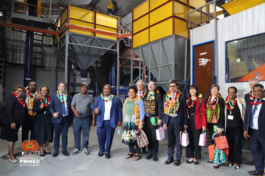 Prime Minister Marape Commends Local Processing During Visit to Las Malo Coffee Factory in Goroka